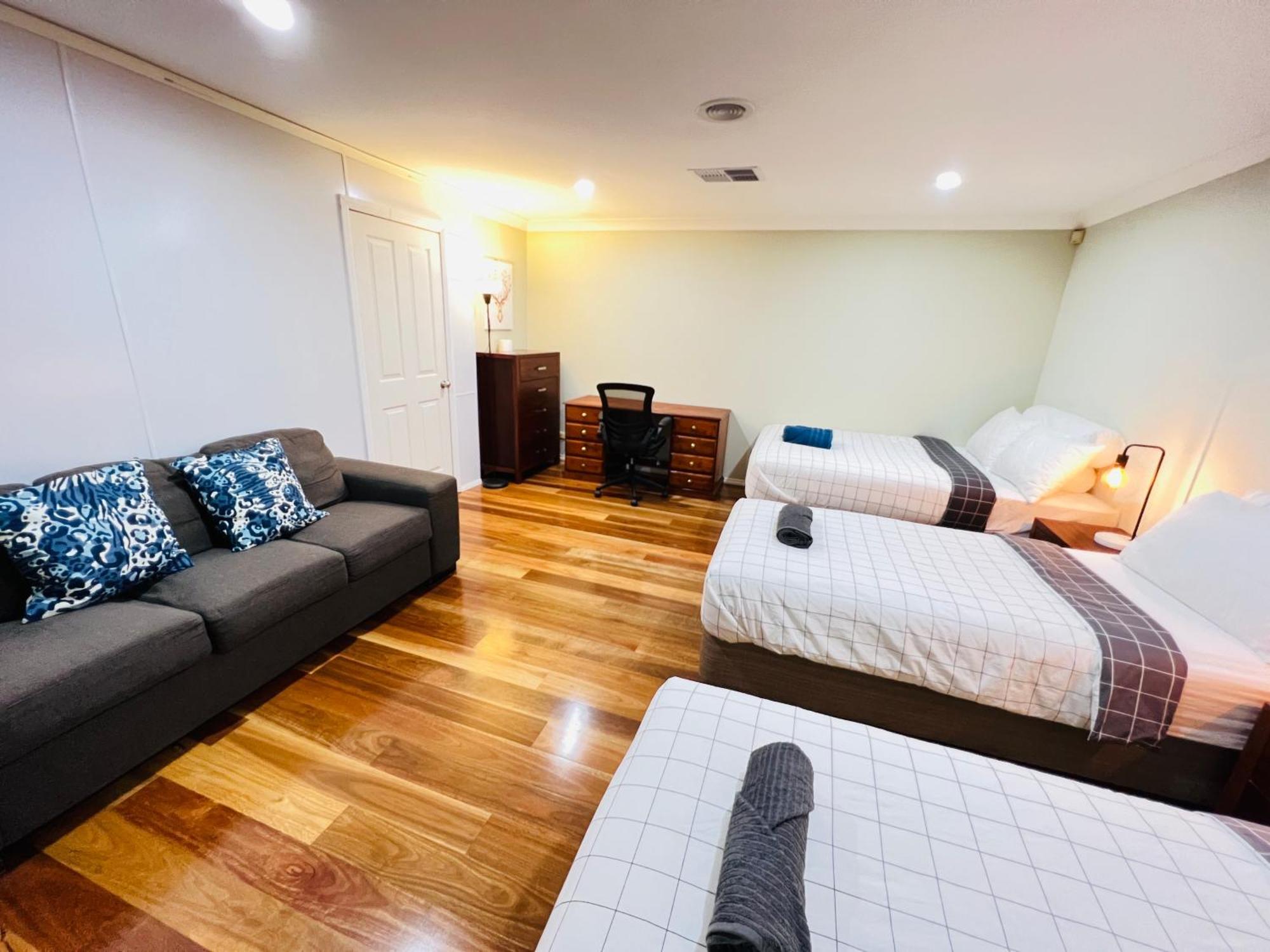 Spacious 6 Bedroom Holiday Home 15 Min Away From Melbourne Airport Sydenham Exterior foto